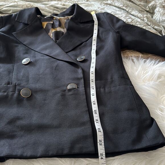 CAbi | Luxe Tux Blazer Size 4 - Picture 12 of 12